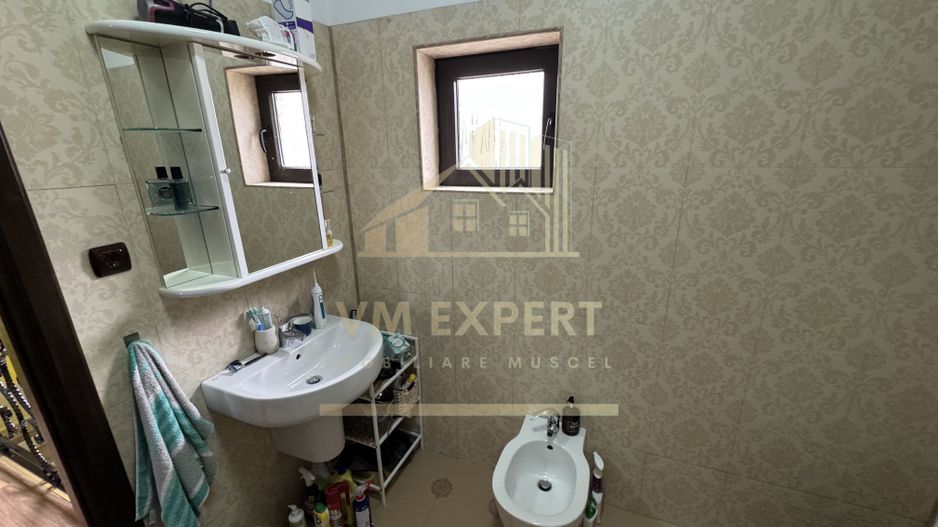 VILA 5 CAMERE 246 MP TEREN 817 MP CÂMPULUNG, 0 COMISION CUMPARATOR - Poză 40