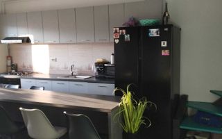 Vanzare apartament pe 2 nivele, orientare Sudica. - Poză 2
