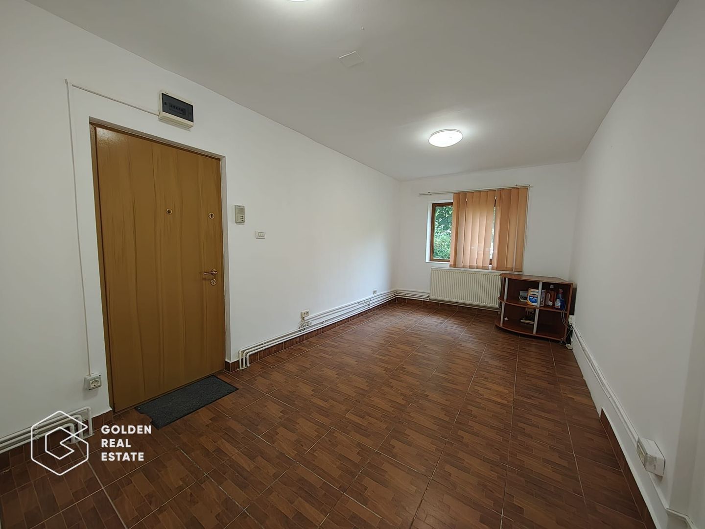 Spatiu cu utilitati multiple, situat in Micalaca - Poză 1