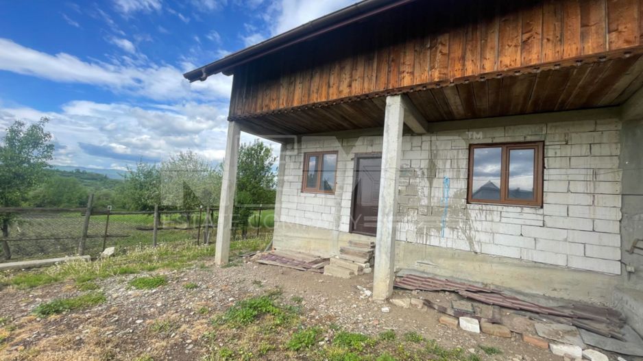 Casă la Rosu | Teren imprejmuit | Priveliste panoramica| Burla - Poză 4