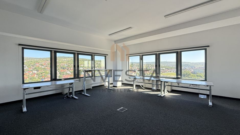 Ultimul etaj, vedere panoramică – Spațiu de birouri - Poză 1