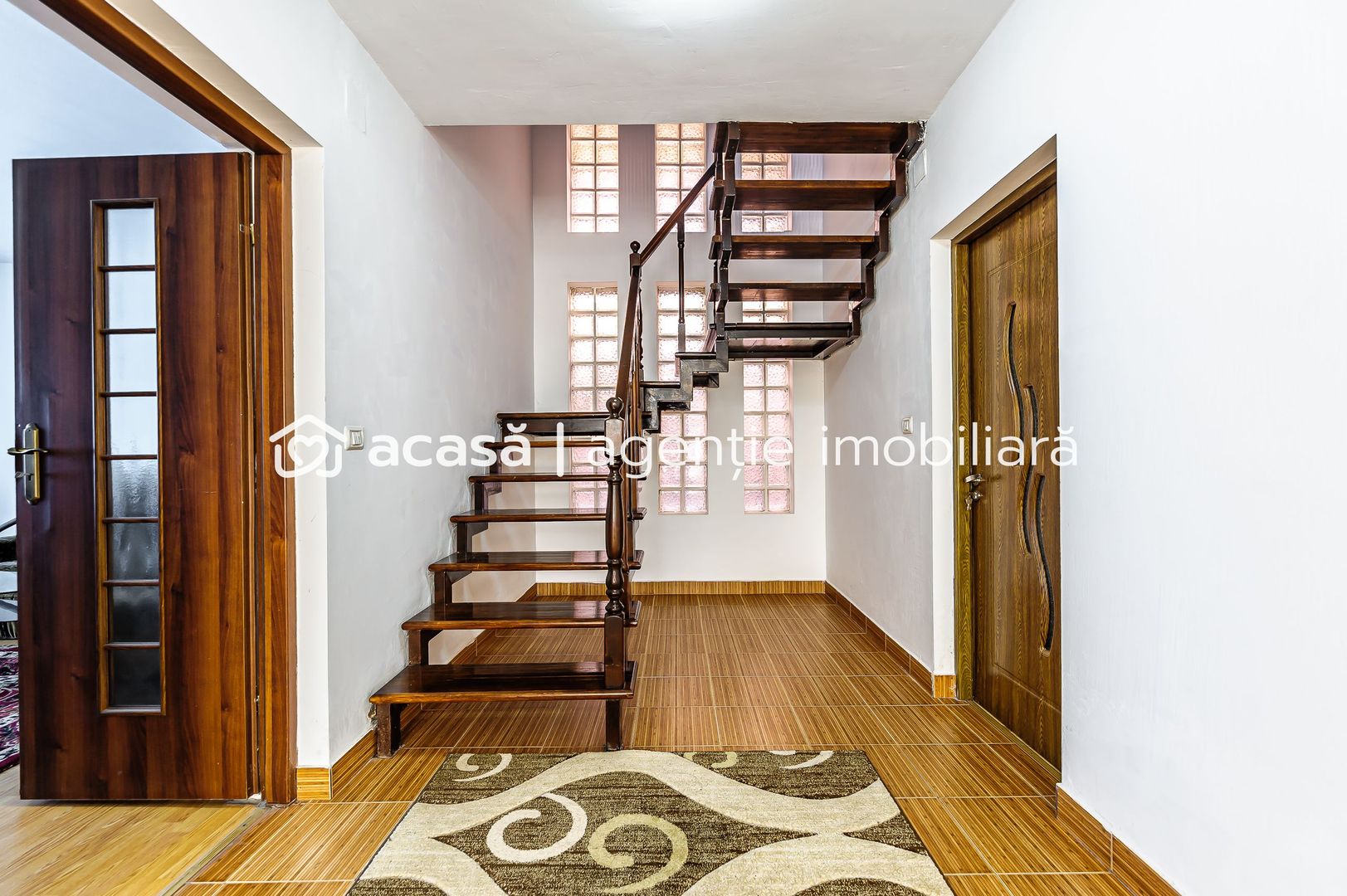 Pret redus Vilă spațioasă la intrare în Zimandcuz - Poză 4