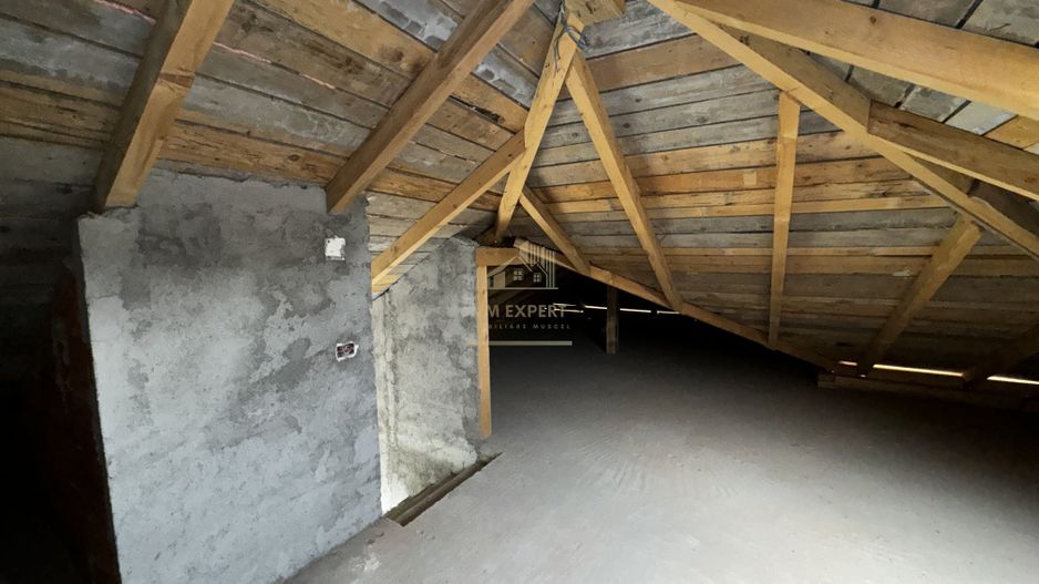 VILA 5 CAMERE, ZONA ULTRA CENTRALA, CAMPULUNG MUSCEL, TEREN 500 MP - Poză 41