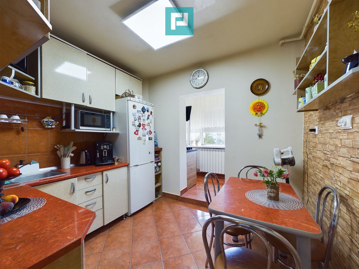 Apartament cu 3 camere în Alfa - Poză 6