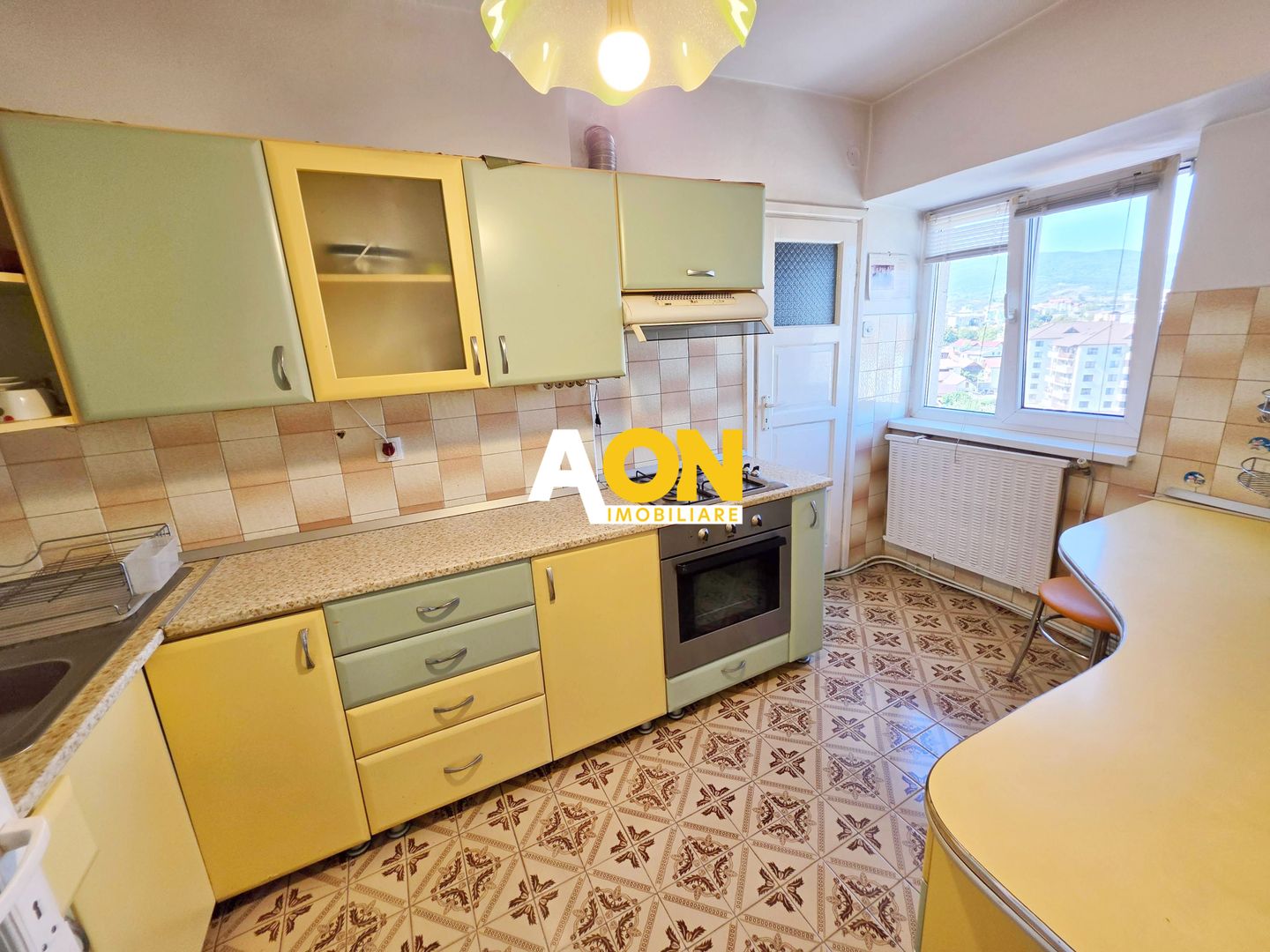 Apartament 3 camere, ultracentral, etaj intermediar - Poză 3