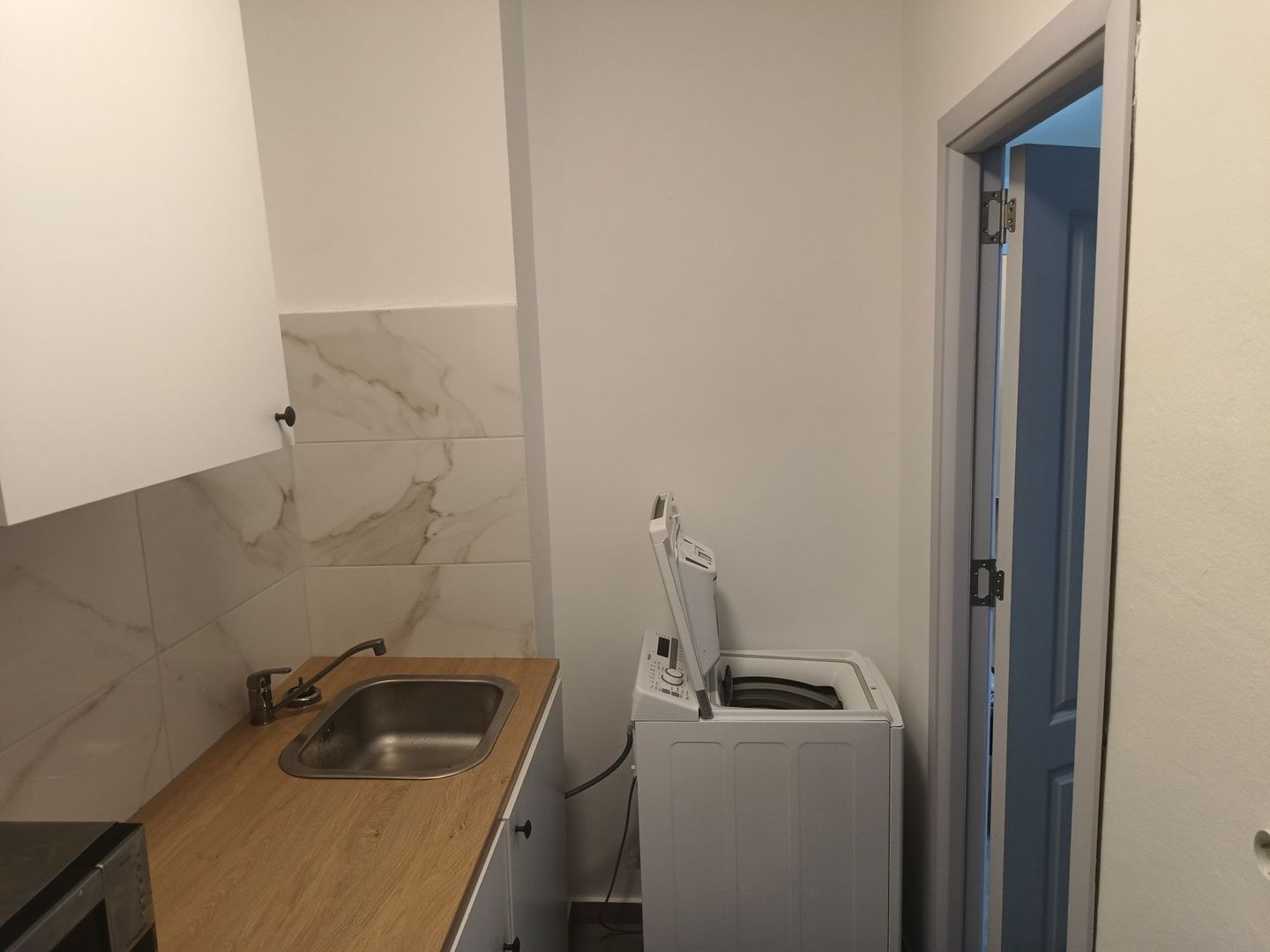 Garsonieră Titan, etaj parter cu balcon, mobilată complet, prima închiriere - Poză 5