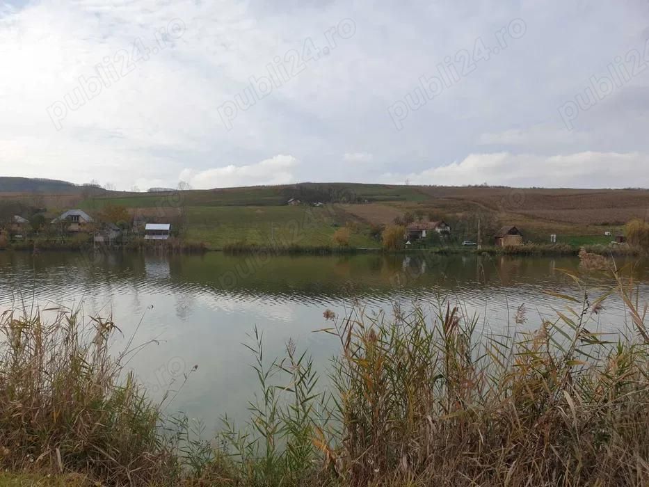 De vanzare teren cu front la LAC - Poză 1