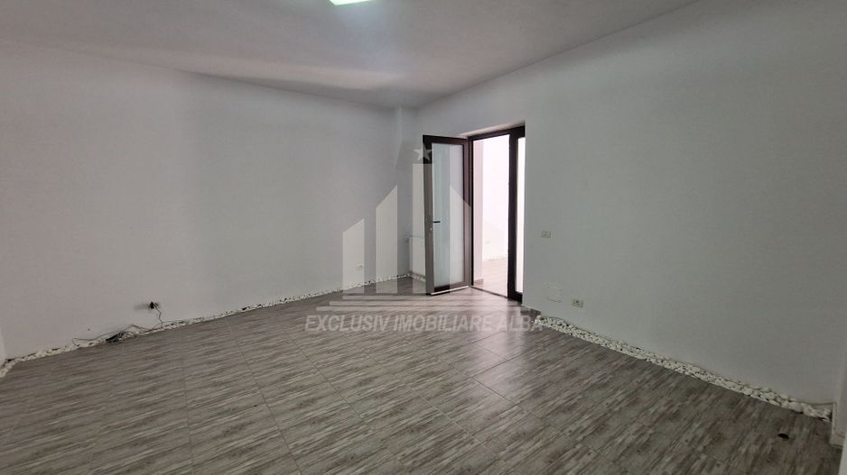 Birou, spatiu comercial lângă Tribunal - Poză 5