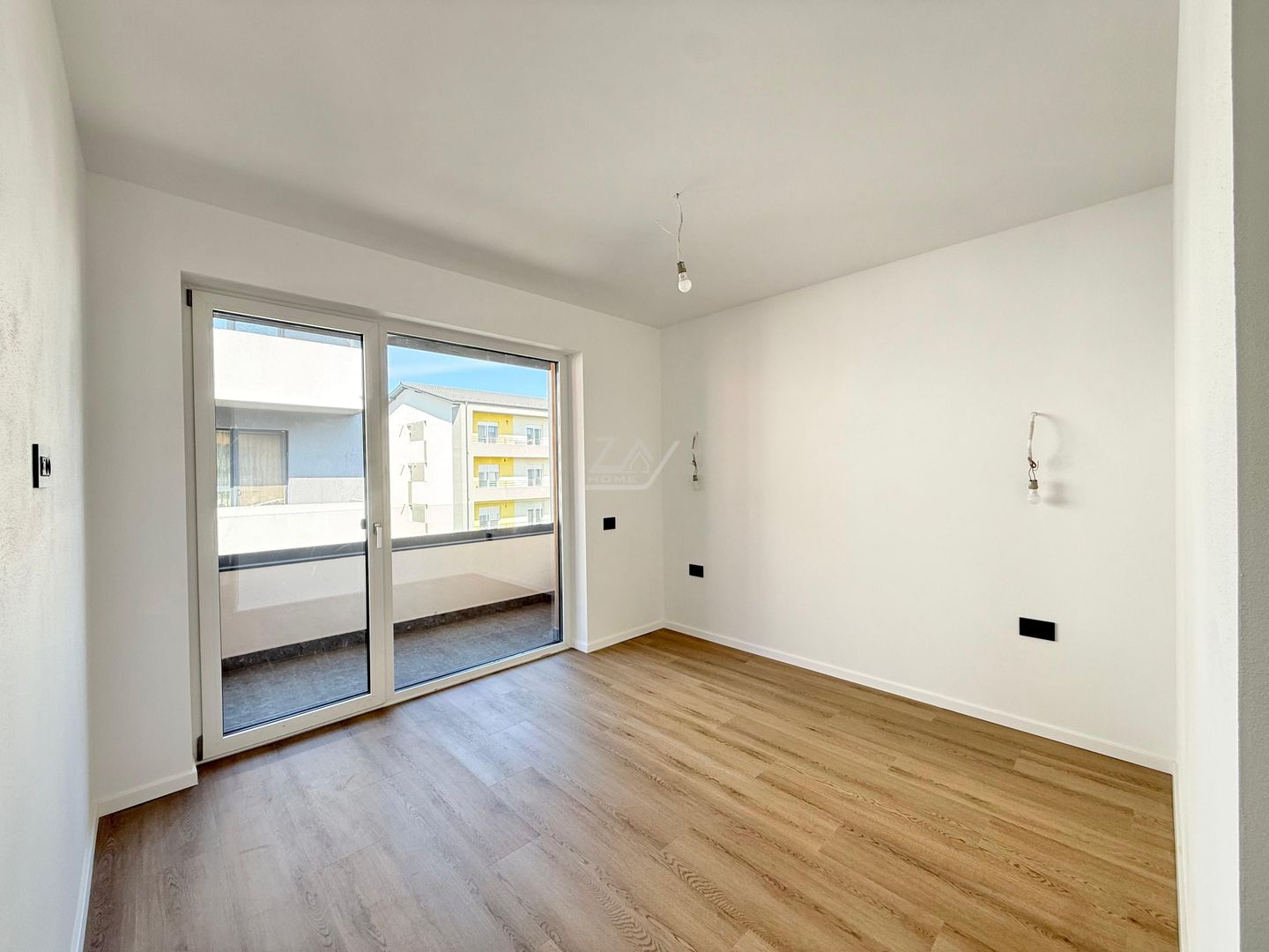 Ap pe 2 niveluri. 4 camere, 2 bai. 2 locuri de parcare. - Poză 5