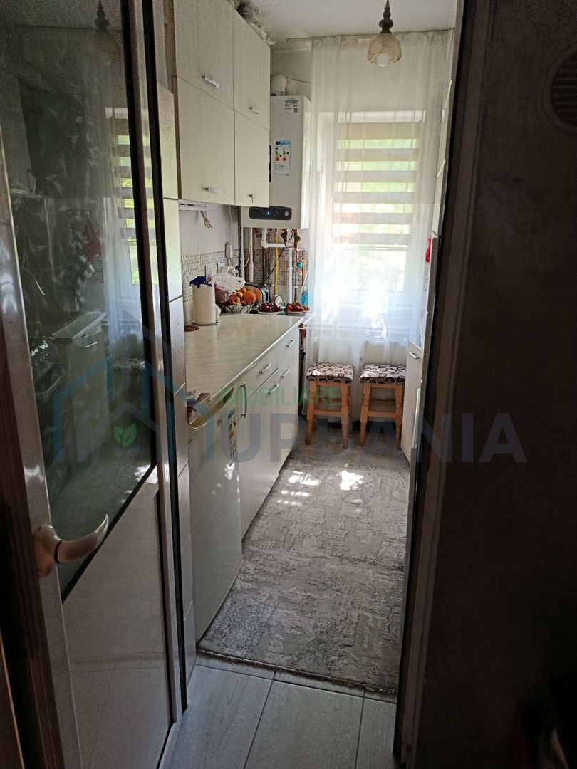 Apartament 2 camere semidecomandat, mobilat și utilat, Mircea cel Bătrân, etaj 1, orientare vestică - Poză 4