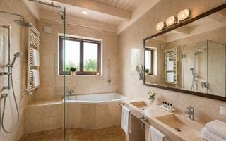 SNAGOV VILA | 36m DESCHIDERE LA LAC | PONTON 250mp | JACUZZI | SPA | BOWLING - Poză 8