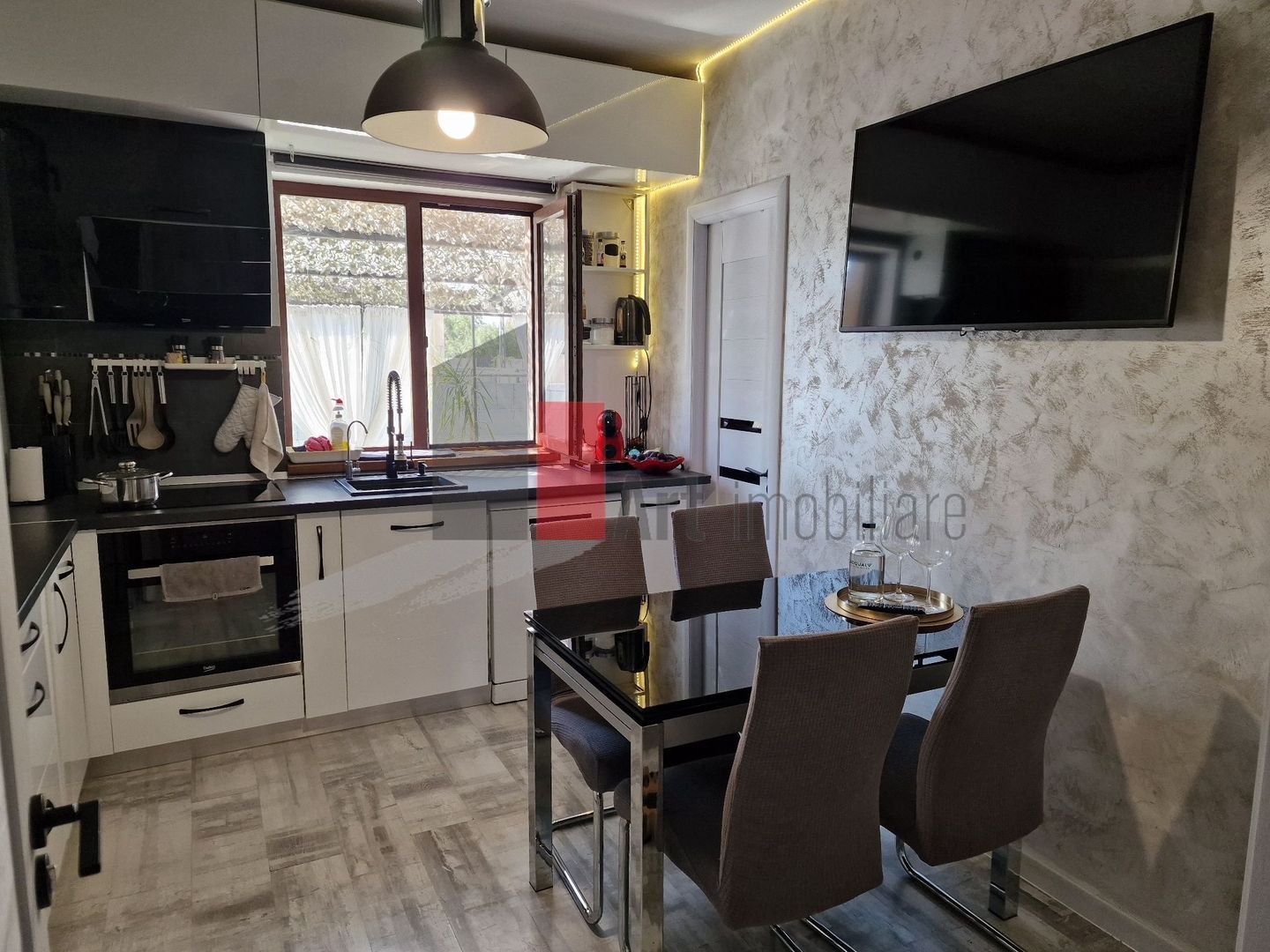 Casa moderna cu piscina si zona de fitness - la 20 min de Bucuresti-Mihailesti - Poză 5