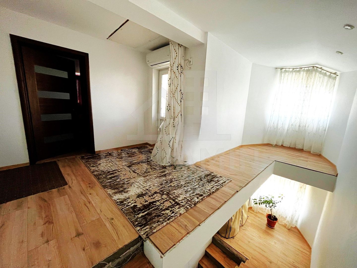Casa P+1-Toate Utilitatile-3 Dormitoare-2 Bai-680mp Teren-Mobilata - Poză 5