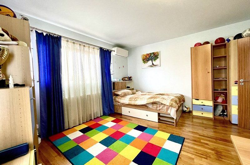 Design clasic, pozitie centrală - casă  în Dumbrăvita - Poză 16