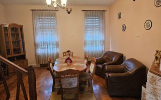 🏡 Casă cu demisol, parter și mansardă – Str. Victoriei, zonă centrală - Poză 4