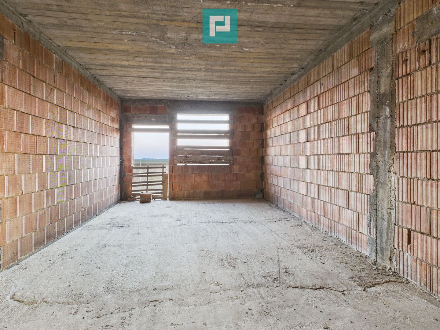 Proprietate impresionantă între Curtici și Macea - Poză 15