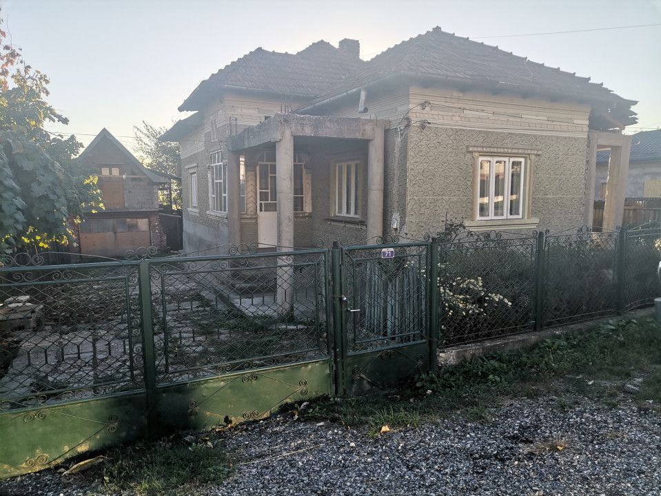 Teren cu casa si anexe in Budeasa Mare - Poză 2