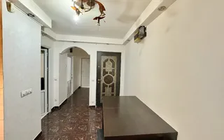 Apartament 3 camere spatios de vanzare în zona - Tractorul - Poză 11