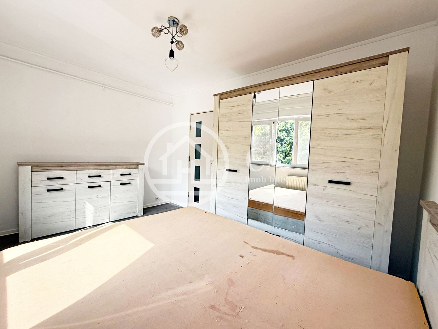 Apartament cu 2 camere de vanzare in Zona Rogerius, Oradea - Poză 3