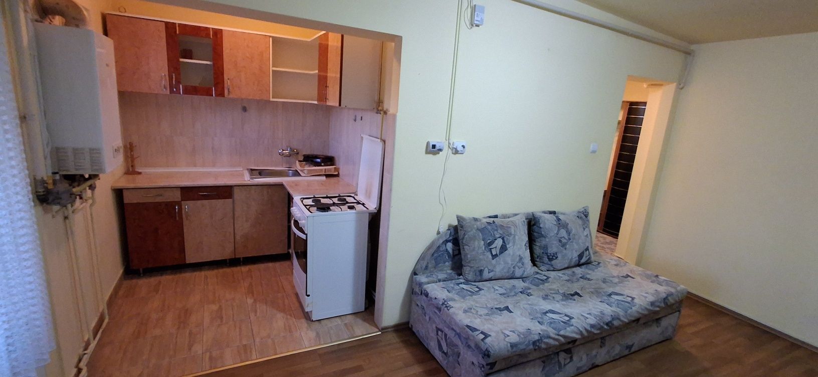 BRASADAS vinde ap 3 cam in Micro 14 etaj 4/4 mobilat utilat. - Poză 2