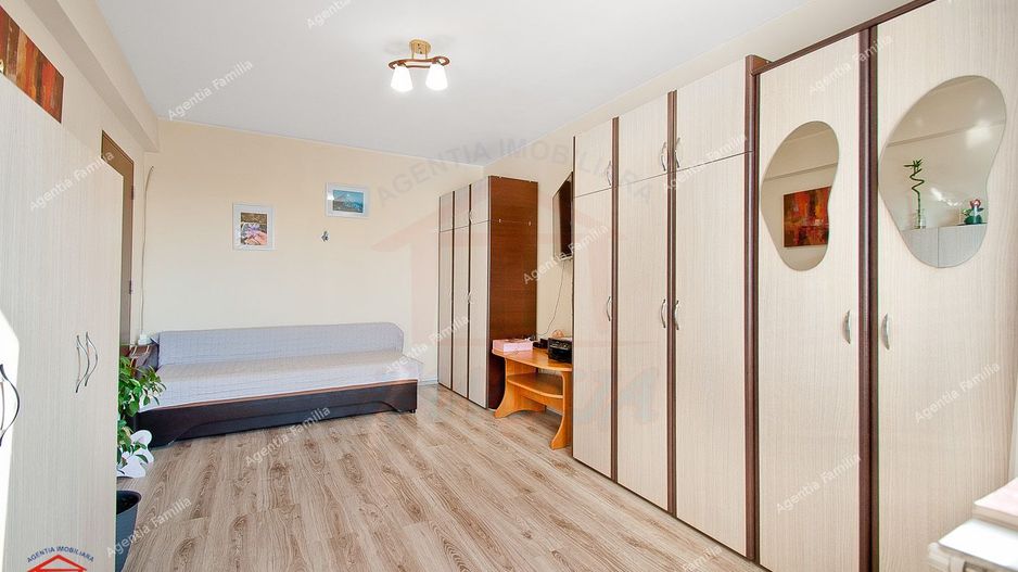 Apartament 2 camere decomandate, Micro 19 etaj 7/10, vedere panoramică - Poză 3