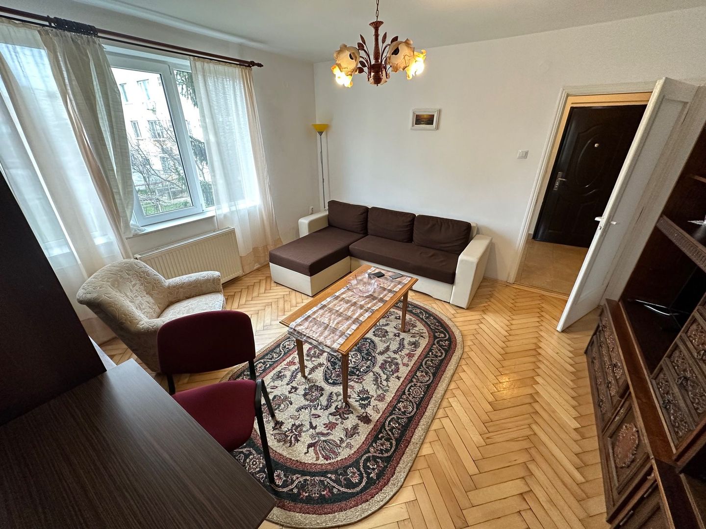 Apartament 2 camere P-ta 700 - Poză 1