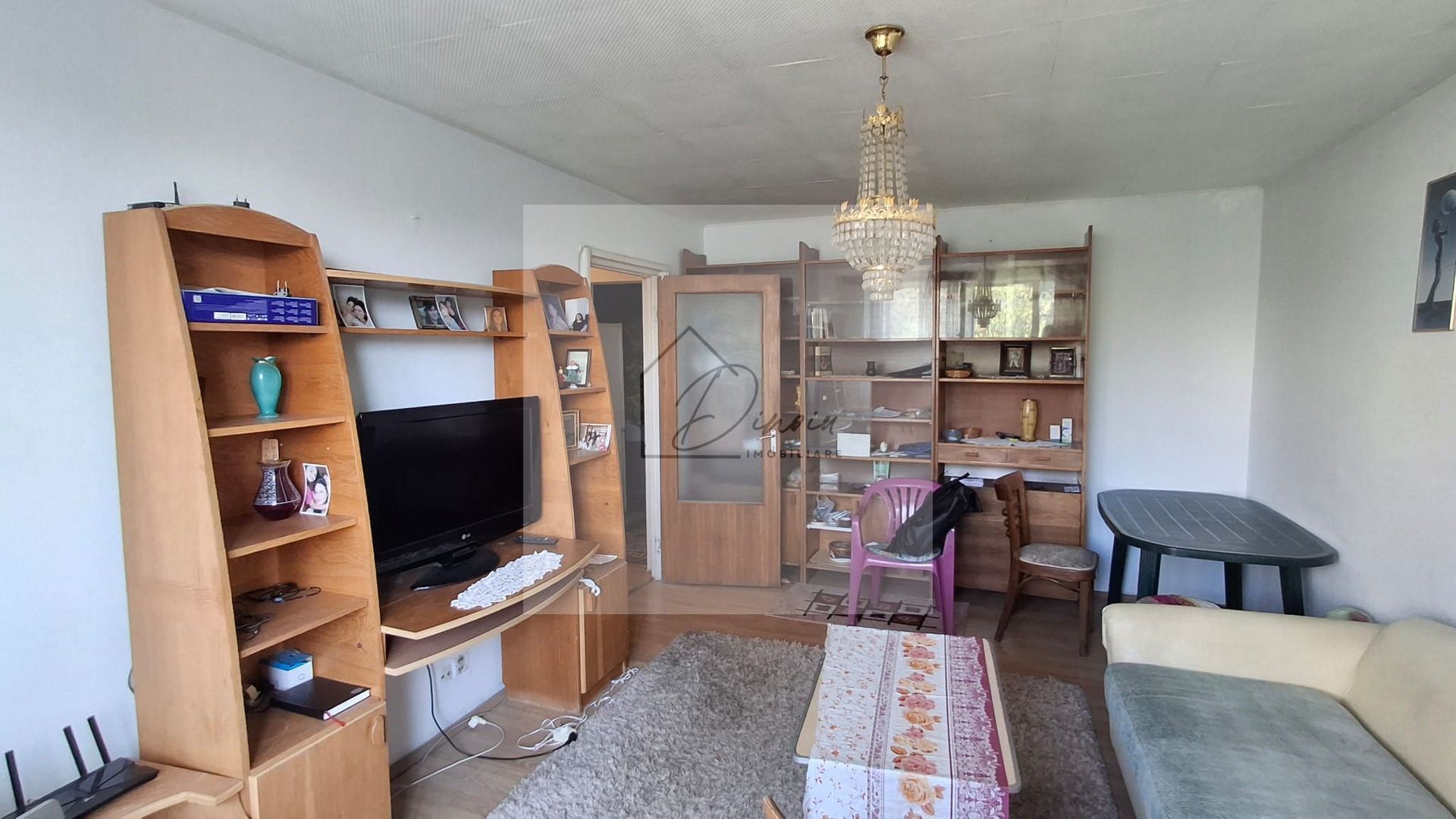 Apartament 4 camere de vanzare Titan Ozana I etaj 4/4 - Poză 1