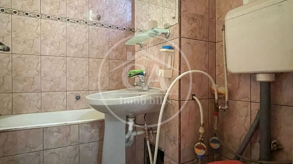 Apartament de vânzare cu 3 camere în zona Nufarul, Oradea - Poză 11