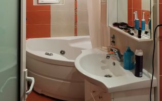 Apartament cu trei camere, zona Racadau 74 mp - parcul Trandafirilor - Poză 18