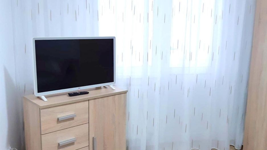 De inchiriat apartament cu 2 camere Micro 19, etaj 1, 350 euro - Poză 2