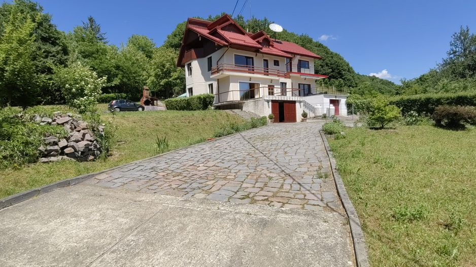 Casa/Vilă  aproape de pădure Vâlcele + 1235 m² teren 160.000 EURO - Poză 1