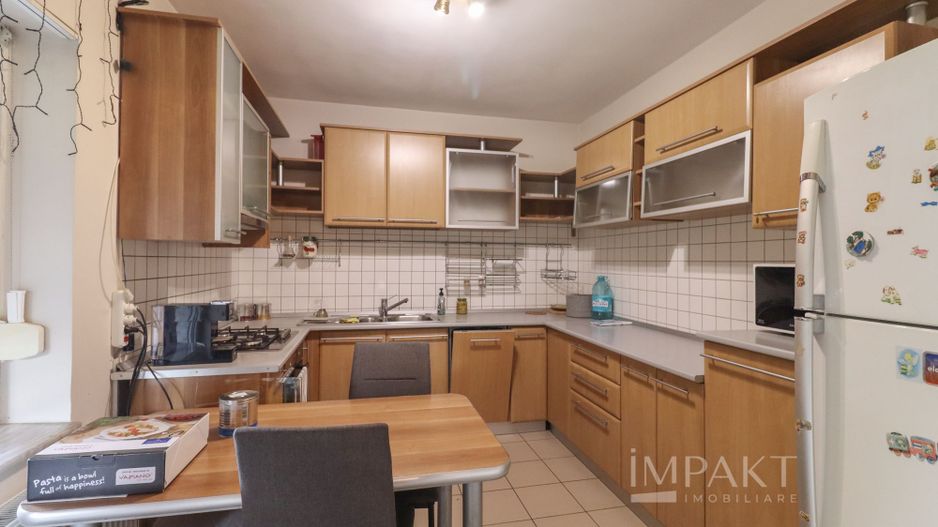 Vila moderna in Europa, curte spatioasa si garaj! - Poză 3