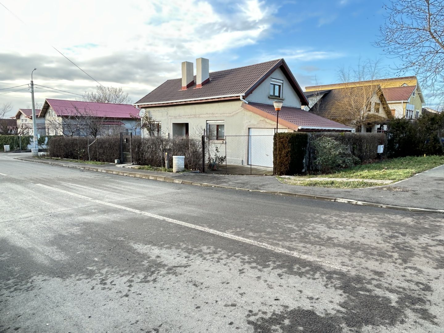 Vilă P+M Eforie Sud – 5 min de Plajă | Garaj | Ideal Investitie - Poză 1