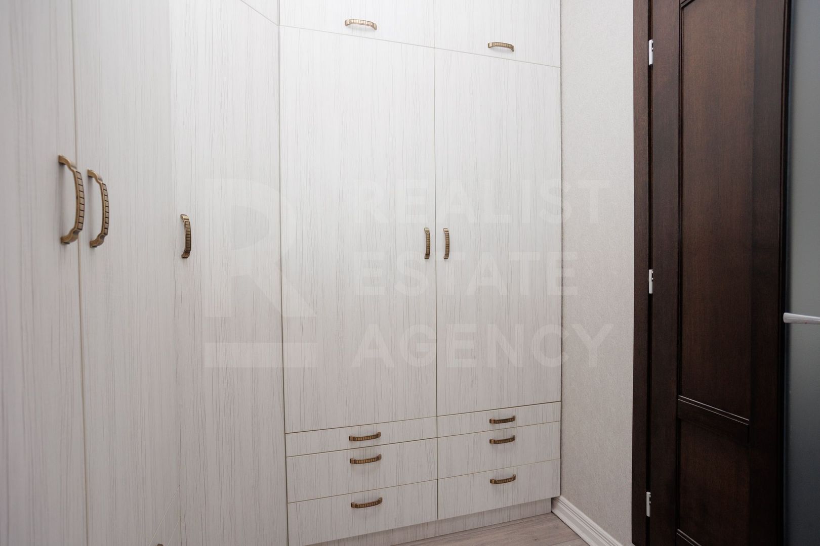 Chirie , casă 180 mp + 6 ari, str. Ghidighici, Buiucani - Poză 12