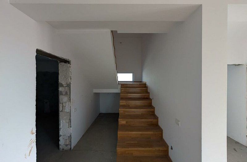 Casă Spațioasă 242 mp Utili și 600 mp Teren – Dragomirești-Deal - Poză 9