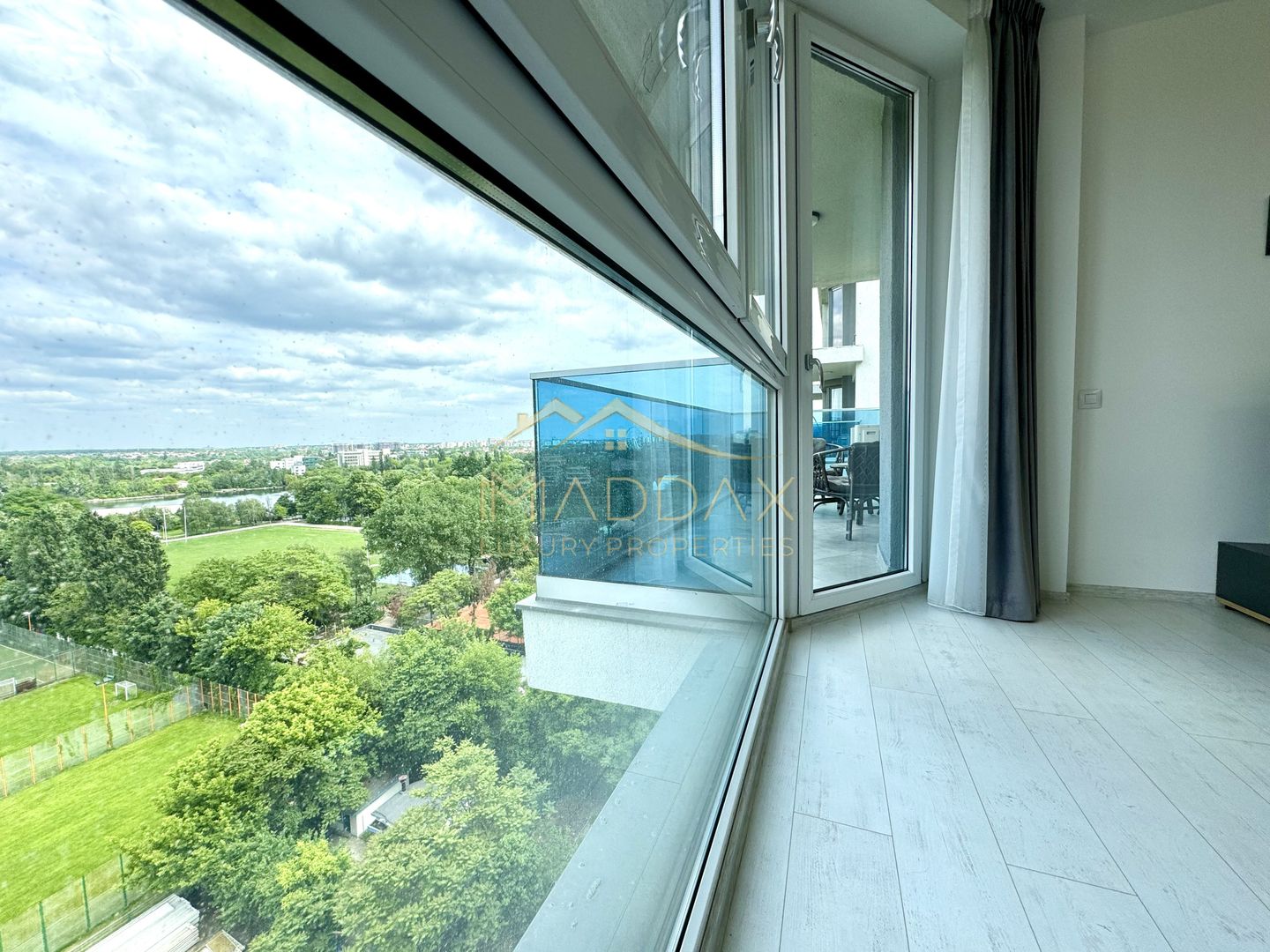 Apartament cu 2 camere ***LUX*** Fully Furnished// Floreasca - Amazing Lake View - Poză 1