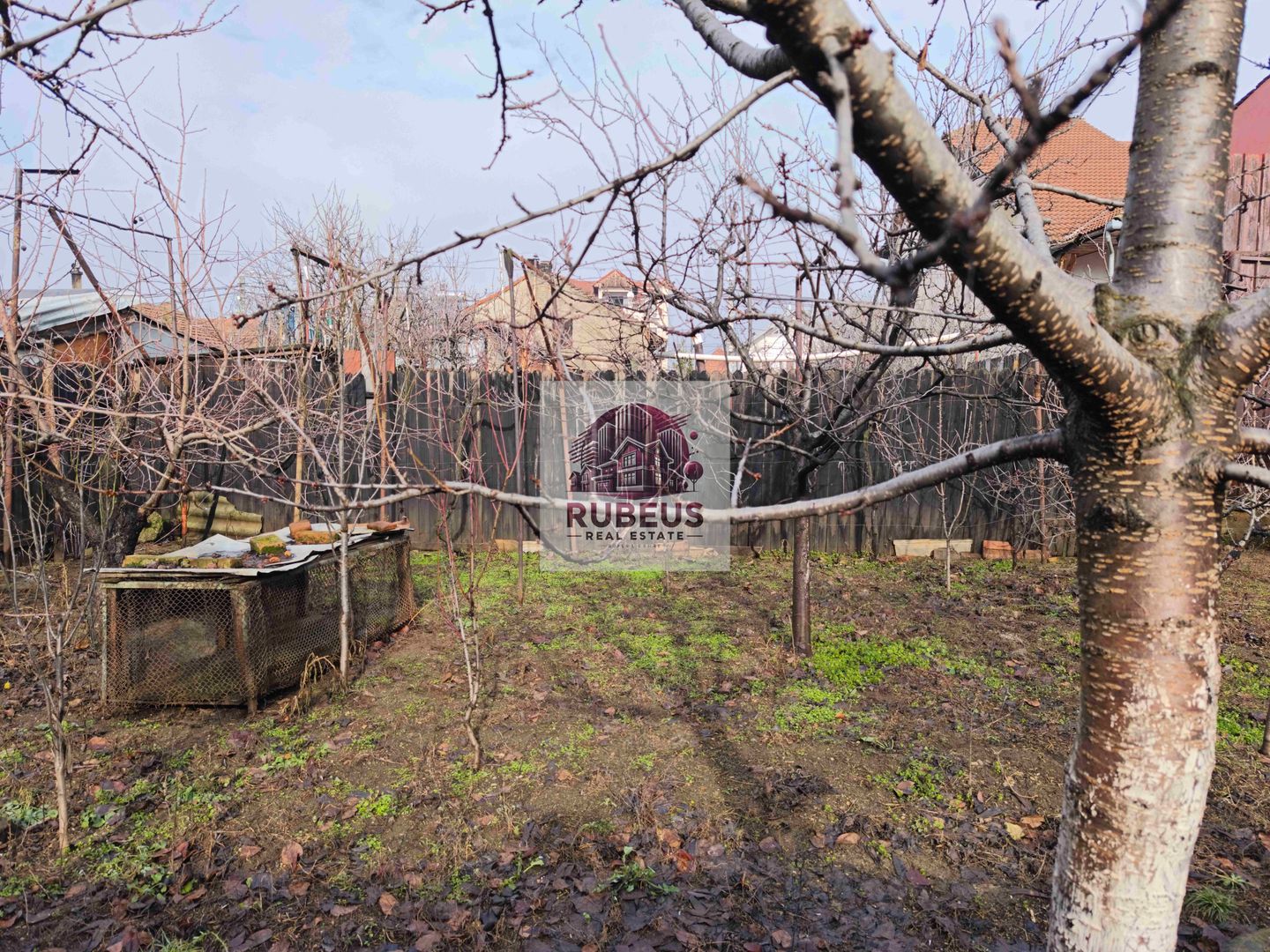 Casa cu personalitate in Calomfirescu – spatiu, liniste si teren gener - Poză 32