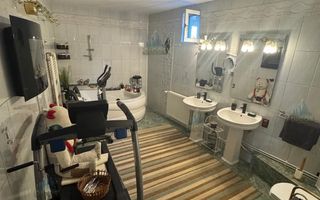 Casă de vânzare pe strada Tudor Vladimirescu - Poză 18