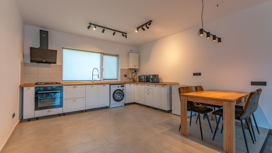 Casă Individuală de Închiriat, Încălzire în Pardoseală, Teren 400 mp - Poză 7