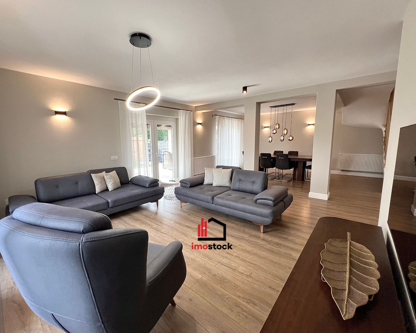 Vila superba Dumbravita - Poză 1