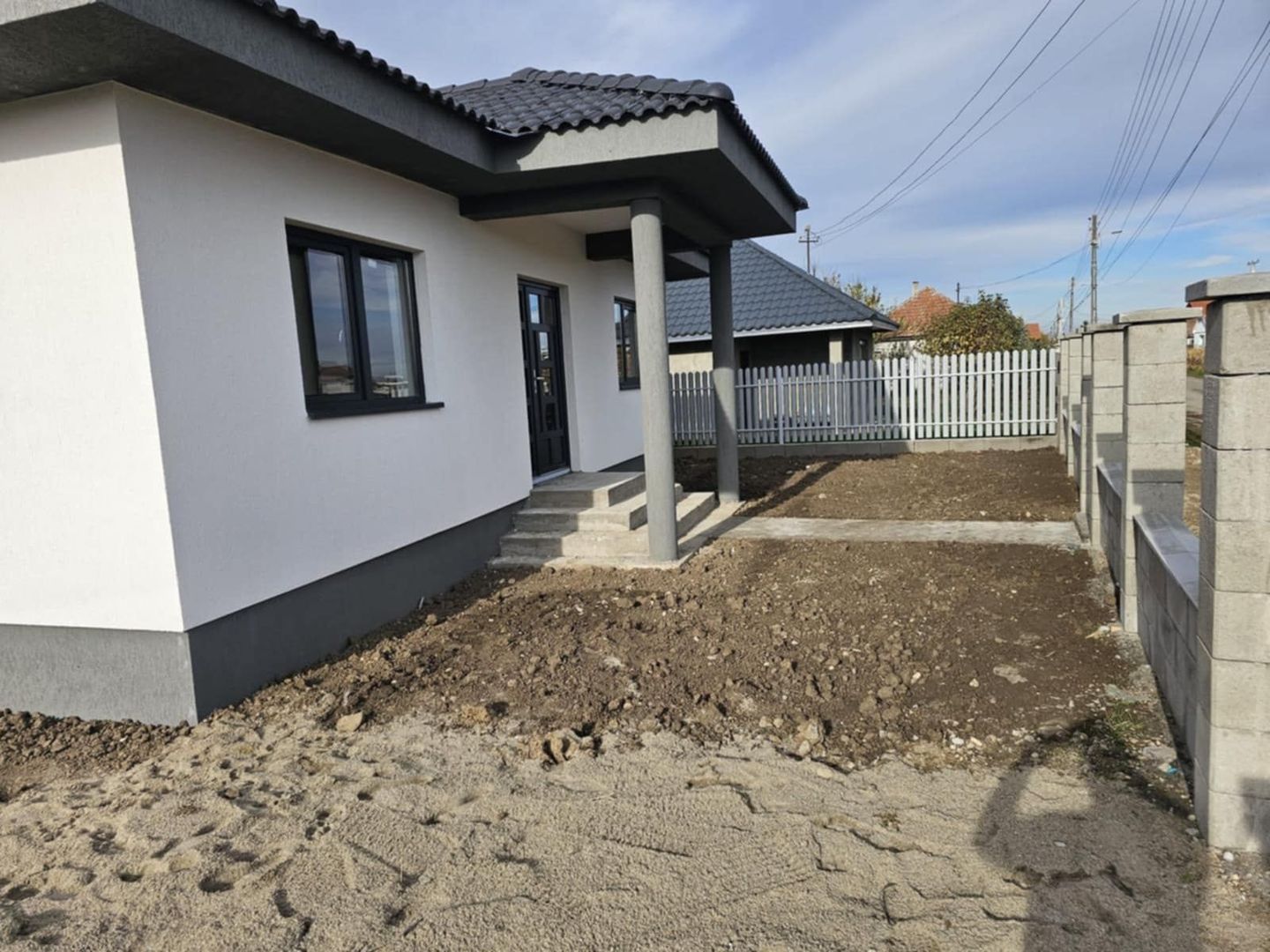 Casa de vanzare în lazuri - Poză 3