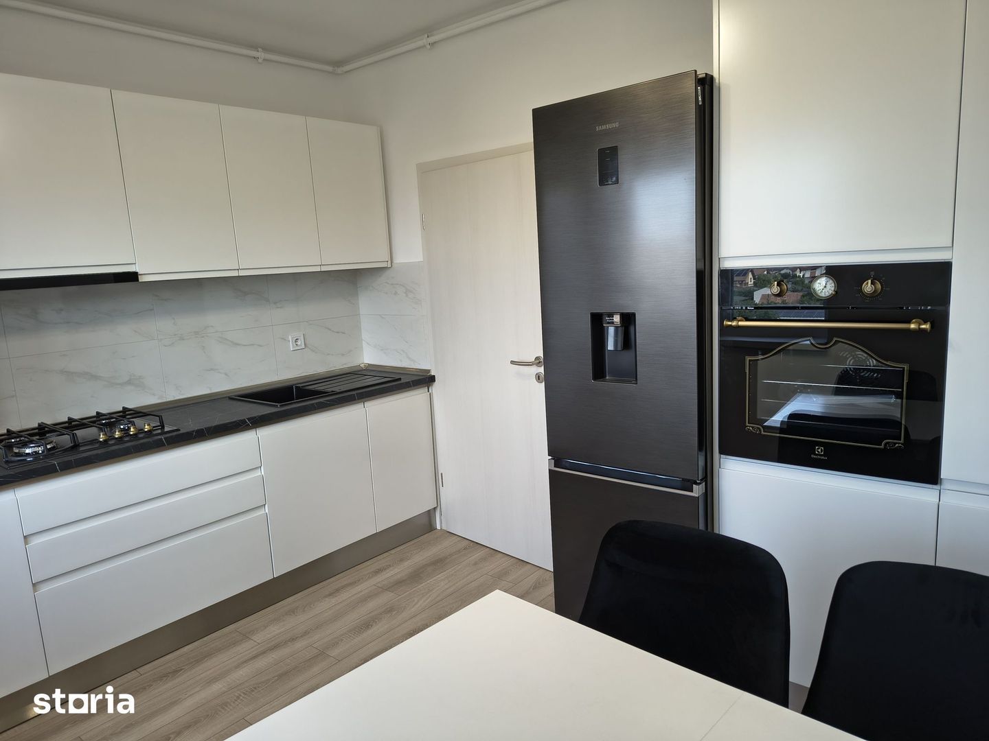 Apartament 3 camere, bloc nou, mobilat și utilat, parcare subterană - Poză 1