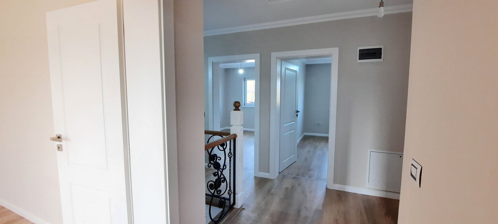 Locuinta deosebita cu finisaje PREMIUM - Poză 19