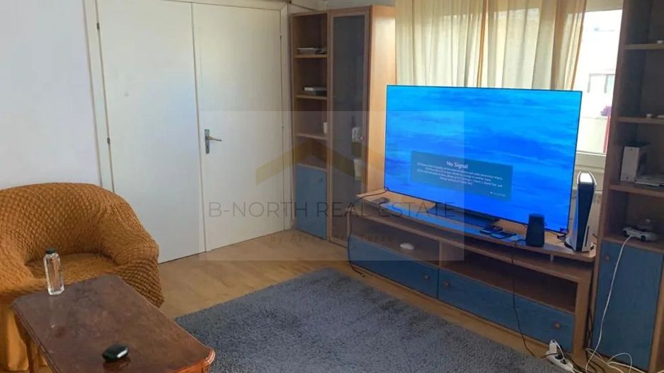 Apartament 4 camere de închiriat, decomandat, cu loc de parcare, ideal pentru fa - Poză 1