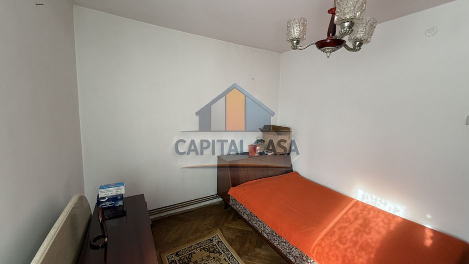 Apartament cu 3 camere central - Poză 3