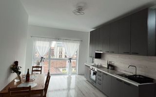 Apartament modern cu 3 camere, 2 logii, etaj 2, Central. - Poză 2
