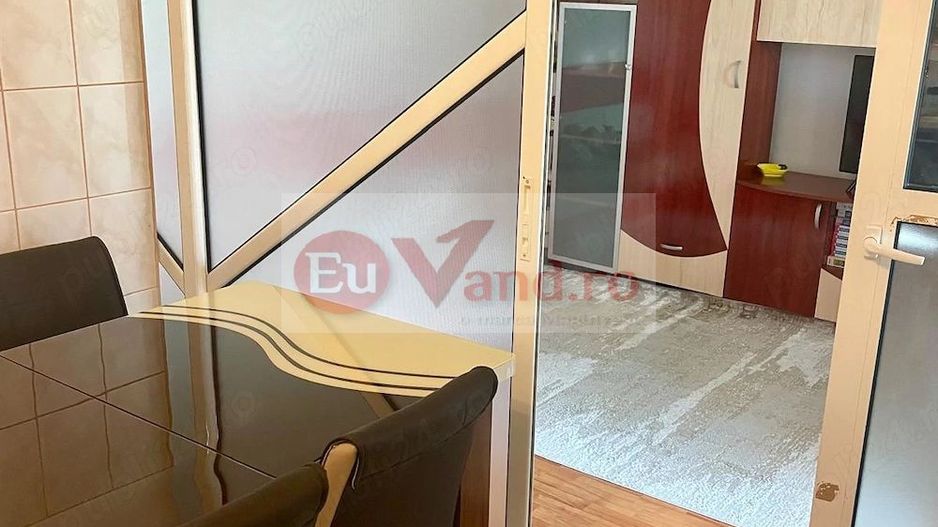 De inchiriat apartament 2 camere,Micro 21, etaj 2, 400 euro - Poză 5