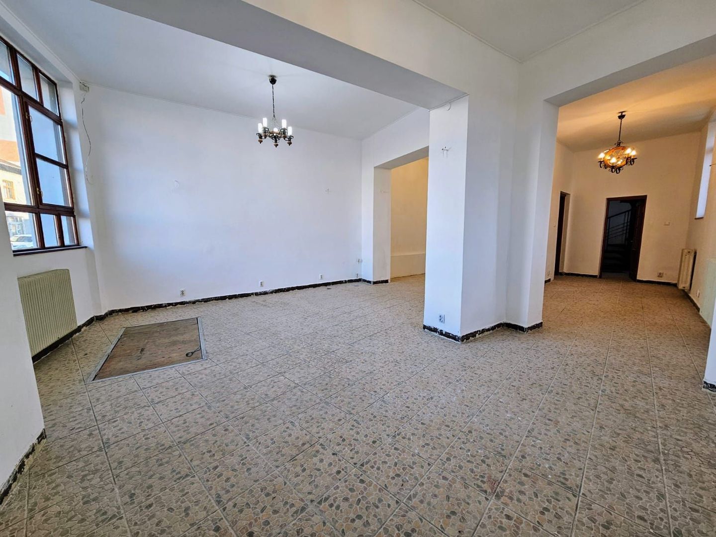 SPATIU COMERCIAL I FRONT STRADAL I ZONA UNIRII - Poză 1