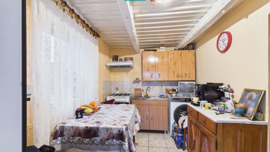 Casă cu 2 corpuri și 3 camere în Nădab - Poză 5