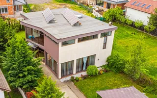 Vilă cu design și dotări deosebite de vânzare - Poză 13